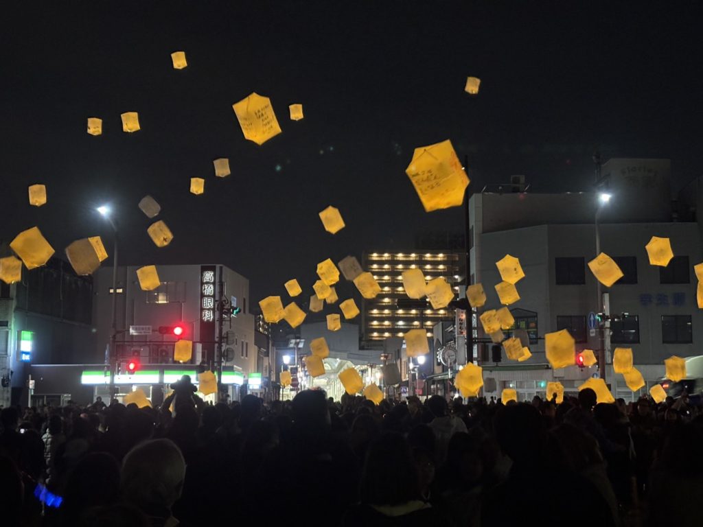 スカイランタン 願い 夜空 一宮 真清田神社 イベント